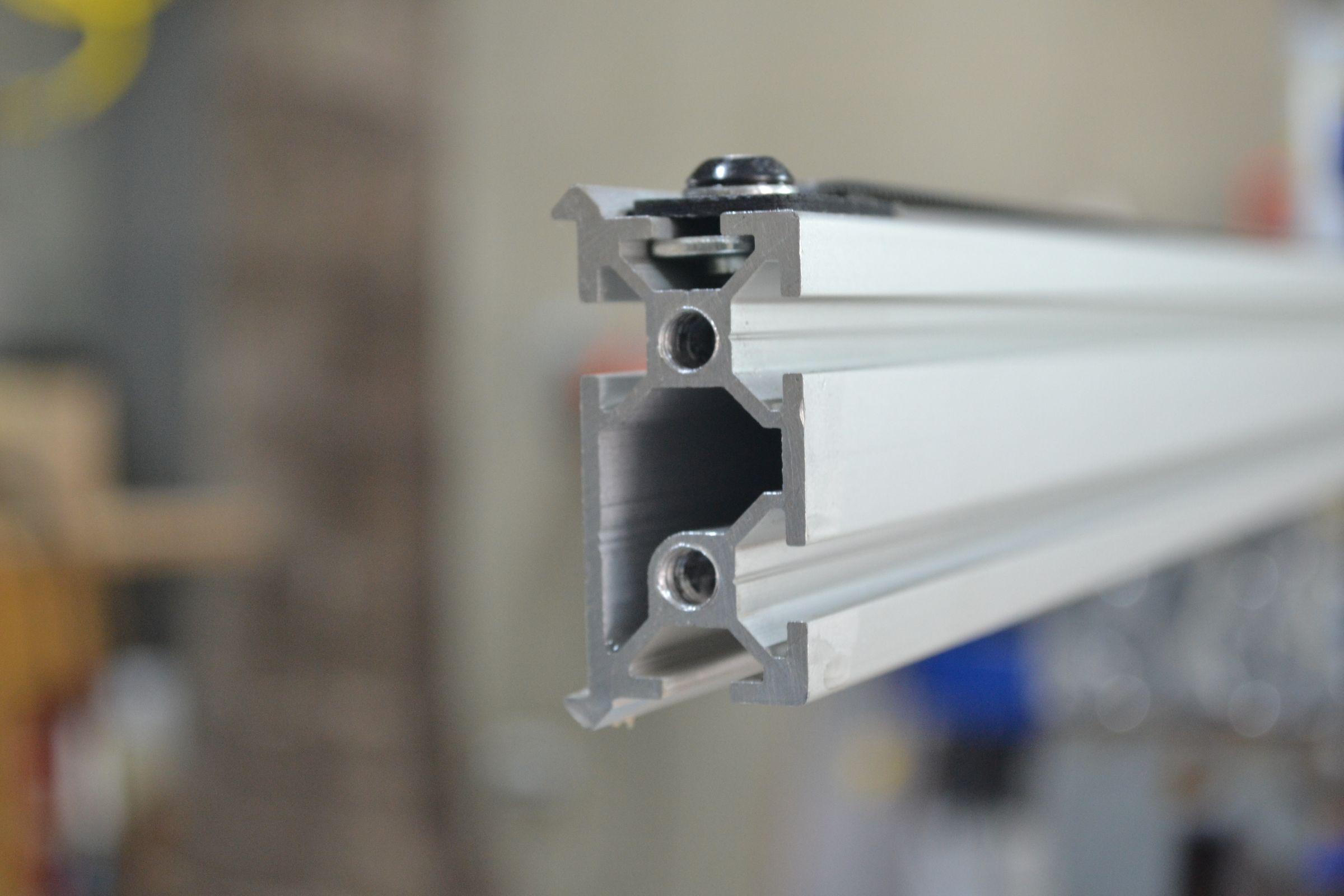 Como Hacerle La Rosca a Un Perfil De Aluminio