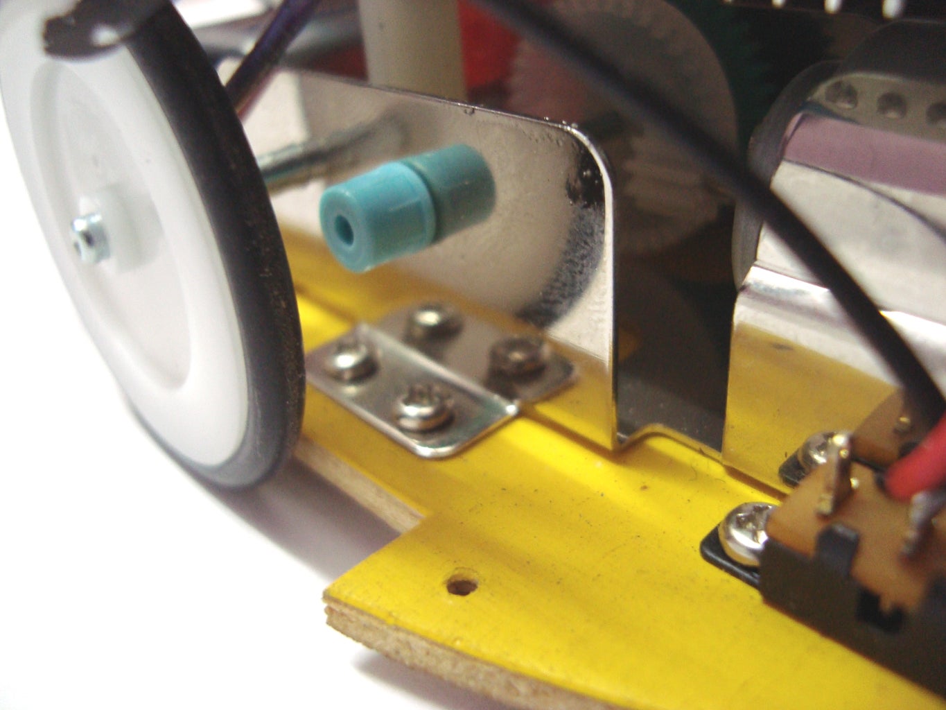 Obstacle Avoiding Robot : 6 Steps - Instructables