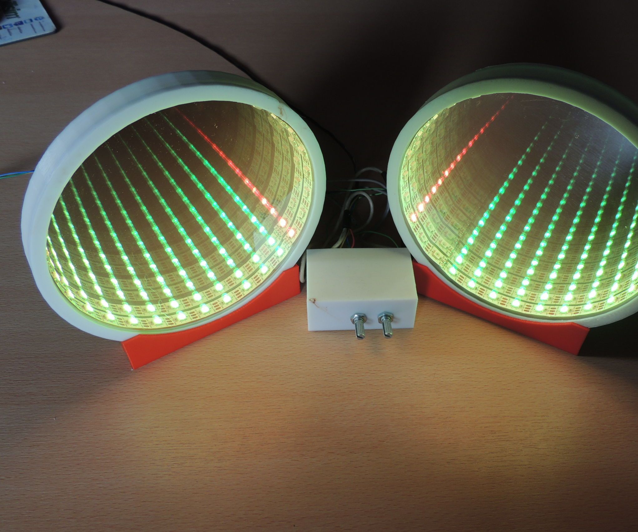 INFINITY MIRROR VUMETER MUSIC EQUALIZER