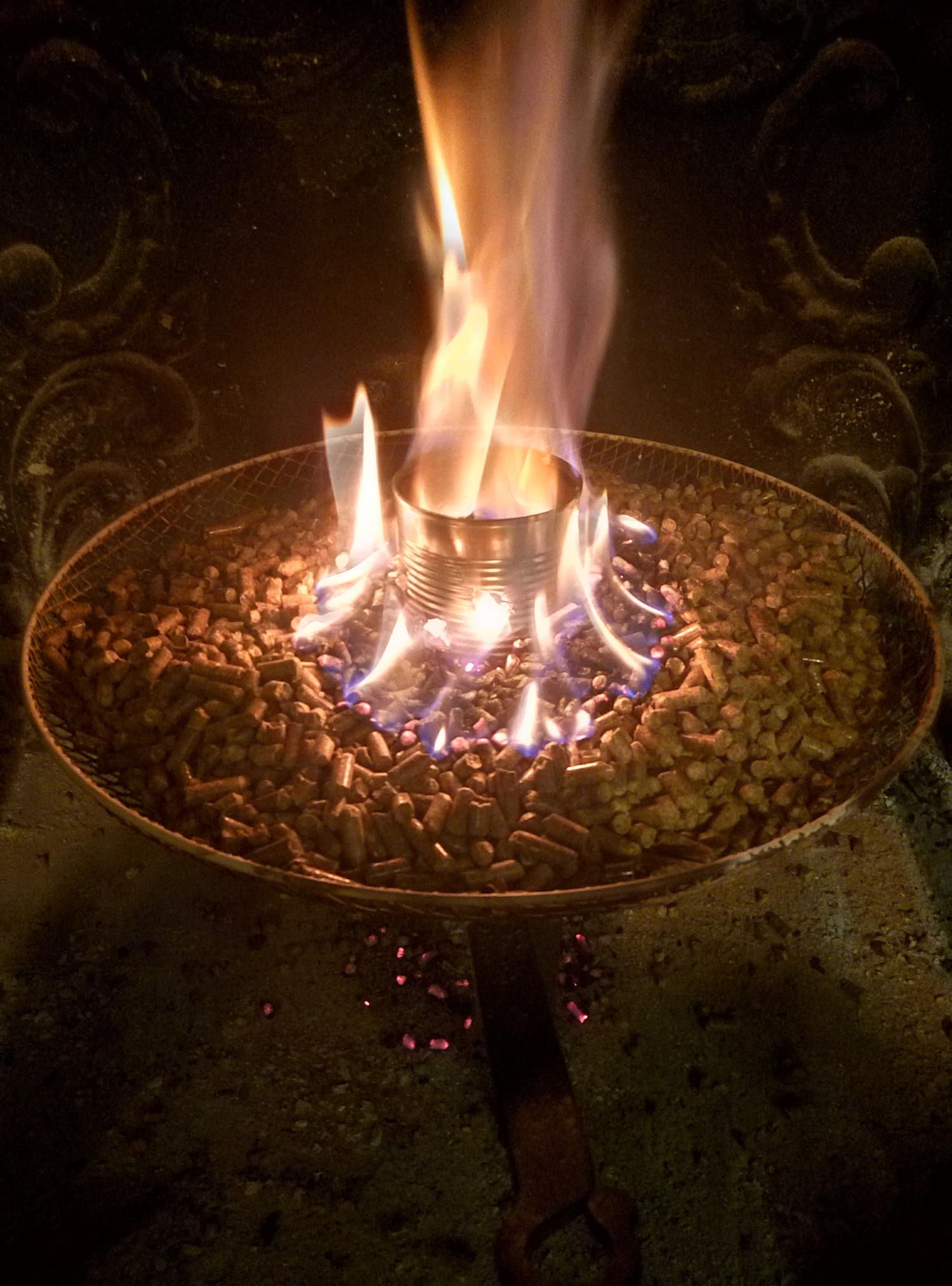 Quick, Cheap and Easy Wood Pellets Fireplace : 3 Steps - Instructables