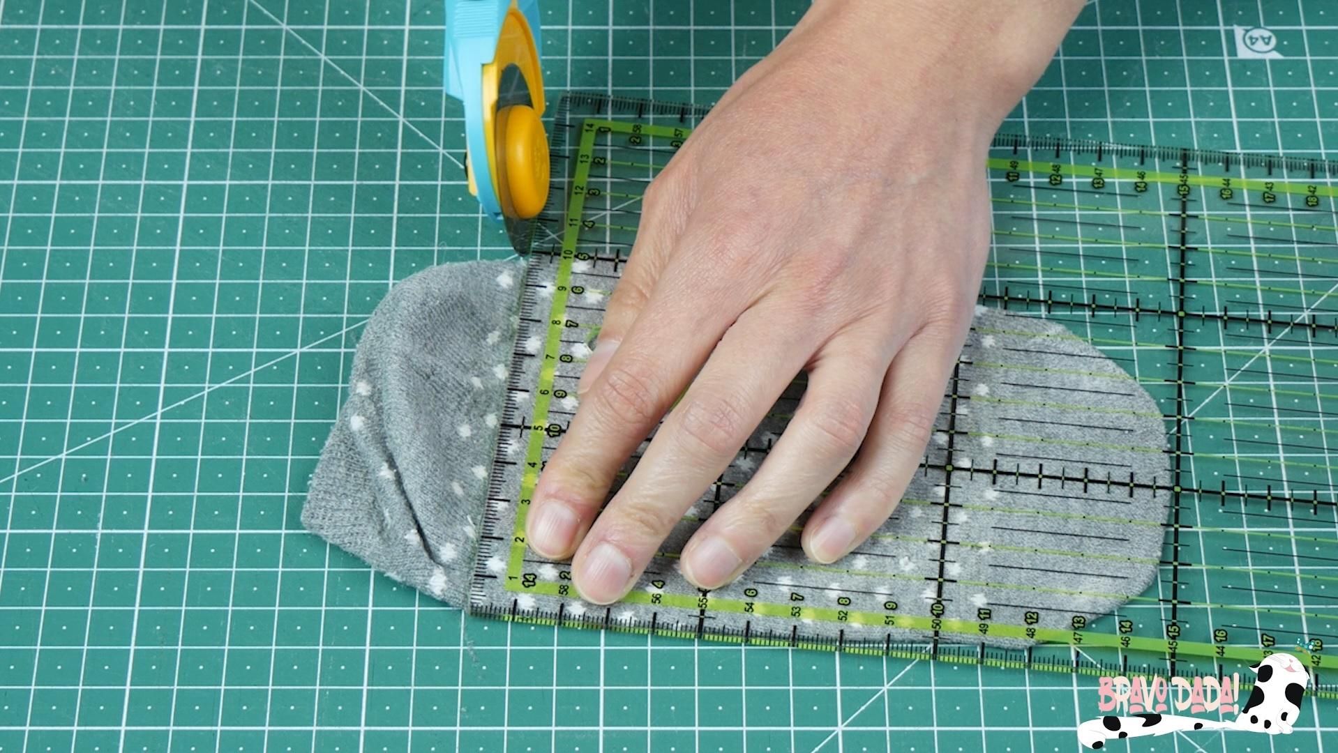 DIY How to Make a Cat Toy Out of Old Socks Old Clothes Reuse Ideas Bravo Dada! Sewing