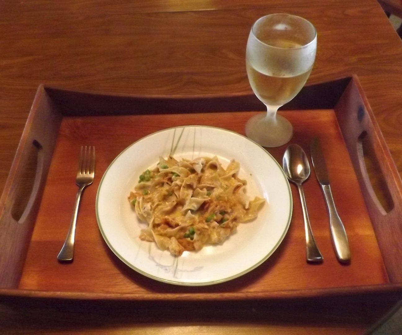 SMOKED WILD ALASKAN SALMON, GREEN PEAS & CHEDDAR CHEESE NOODLE BAKE