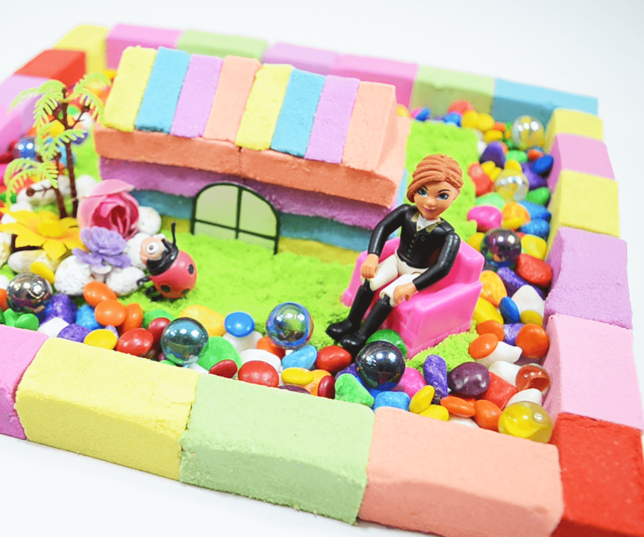 How to Make Kinetic Sand House With Toys | Learn Colors for Kids