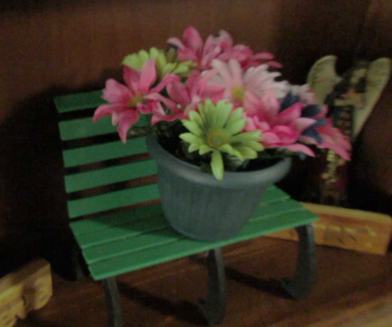 DIY Park Bench Plant Stand