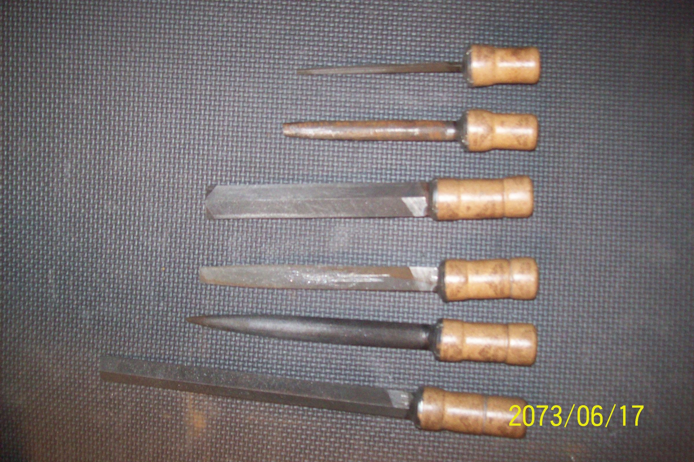 DIY File Handles Out of Corks