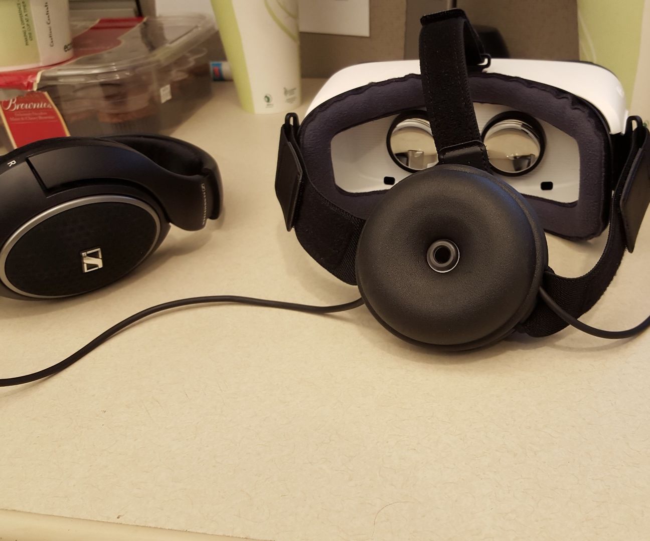 Samsung Gear VR - Head-mounted Cable Management