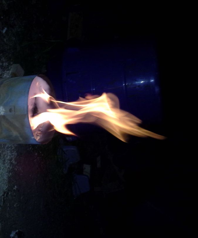 How to burn sawdust cleanly