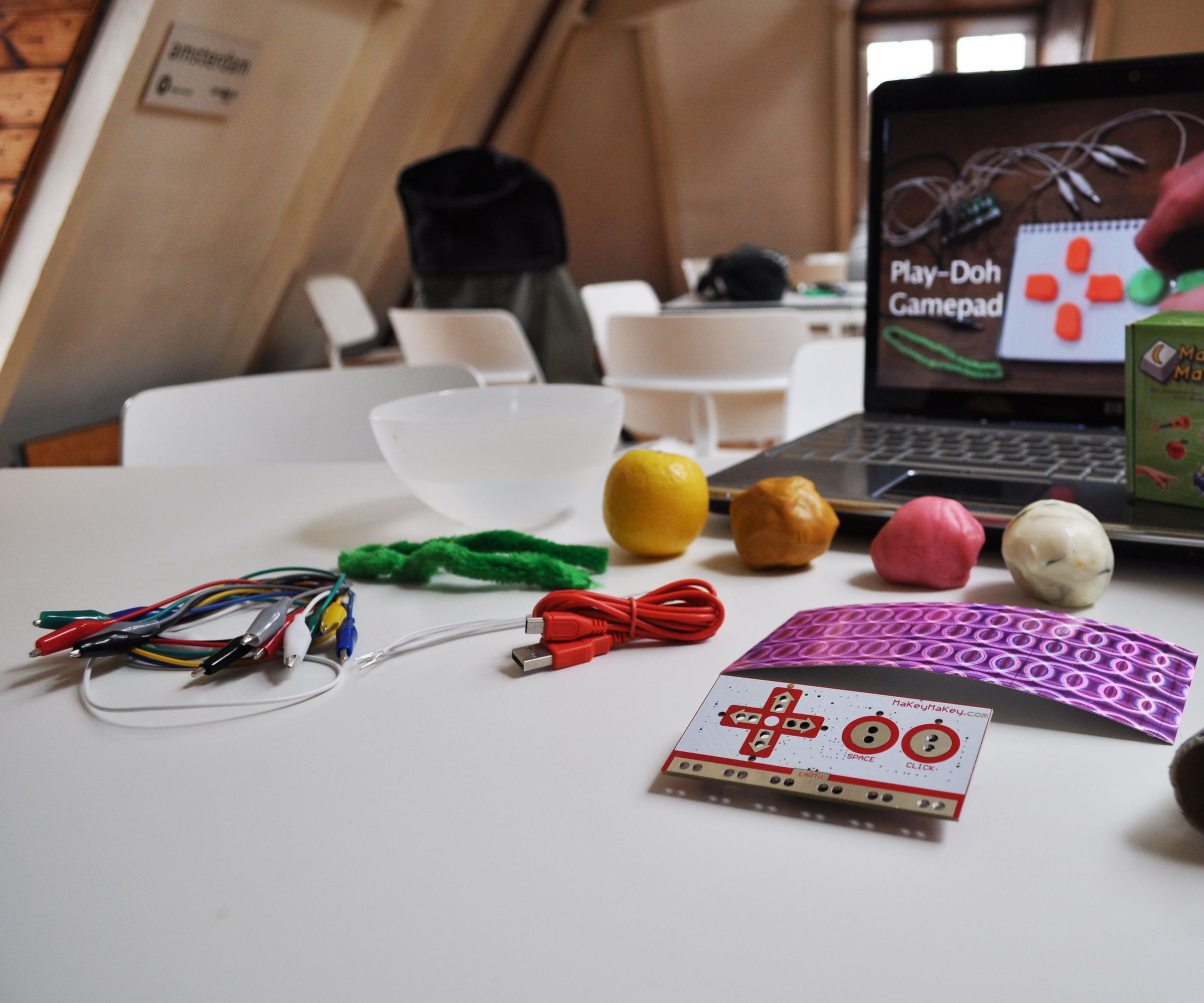 MaKey MaKey Experimenting / Experimenteer Met De MaKey MaKey