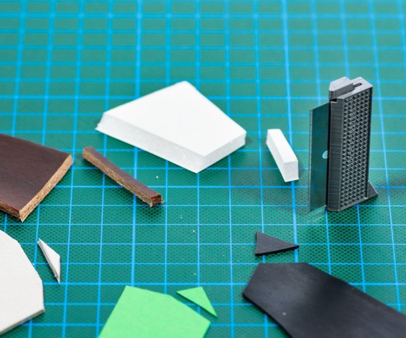 Single Edge Safety Razor Blade Grips