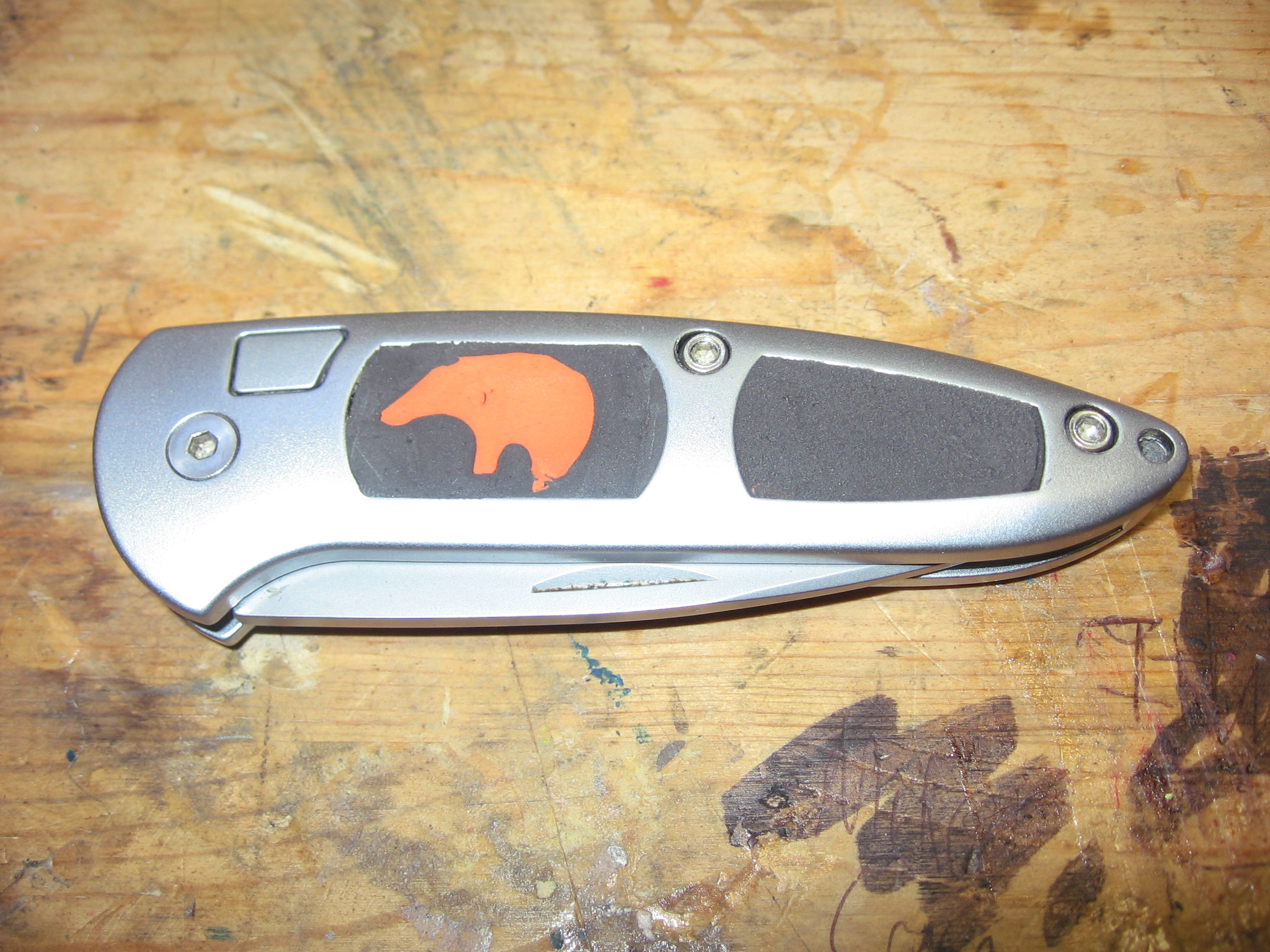 Re-Grip Your Knife With Sugru