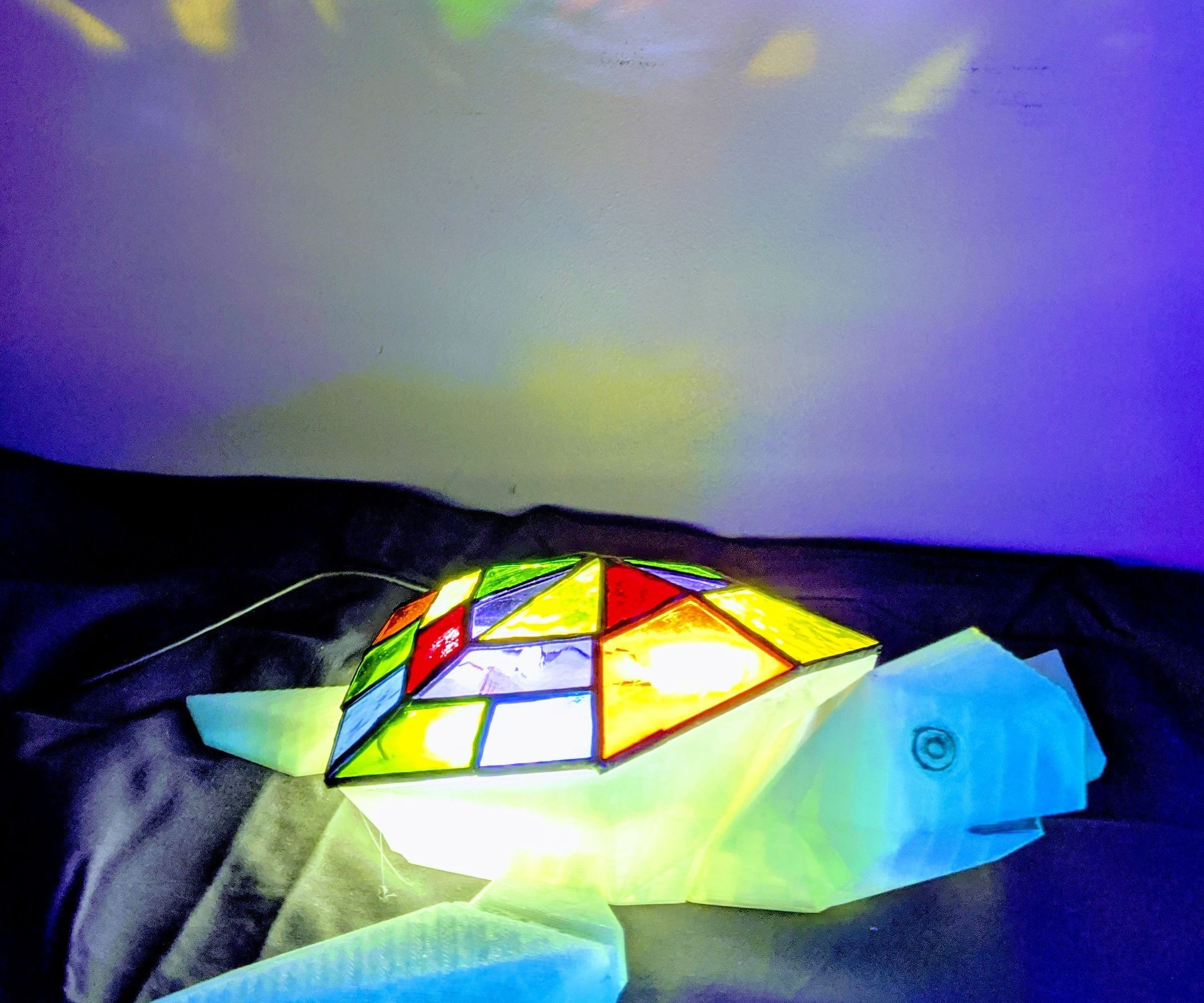 Stained Glass Flying Turtle Lamp - Low Poly Model to Stained Glass 