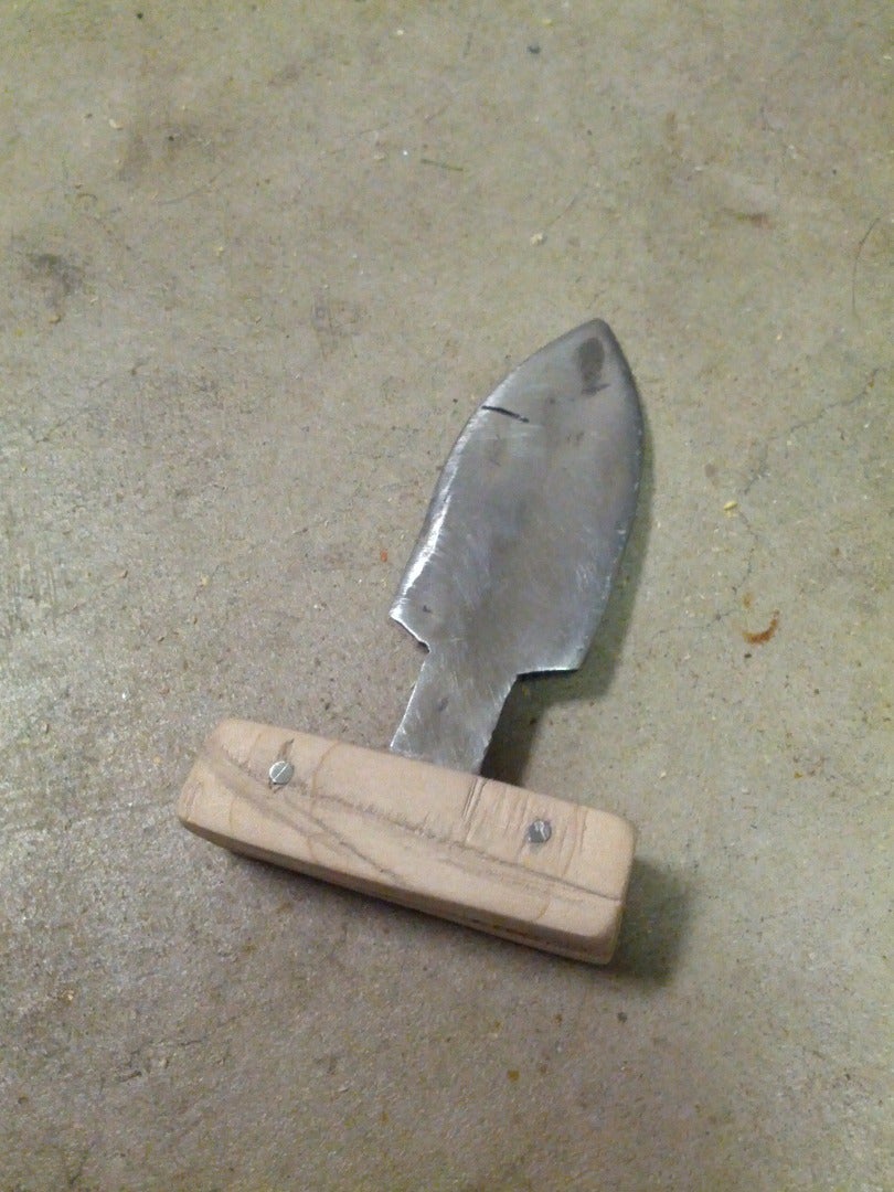 Adding a Handle to Your Knife: Sanding Handle