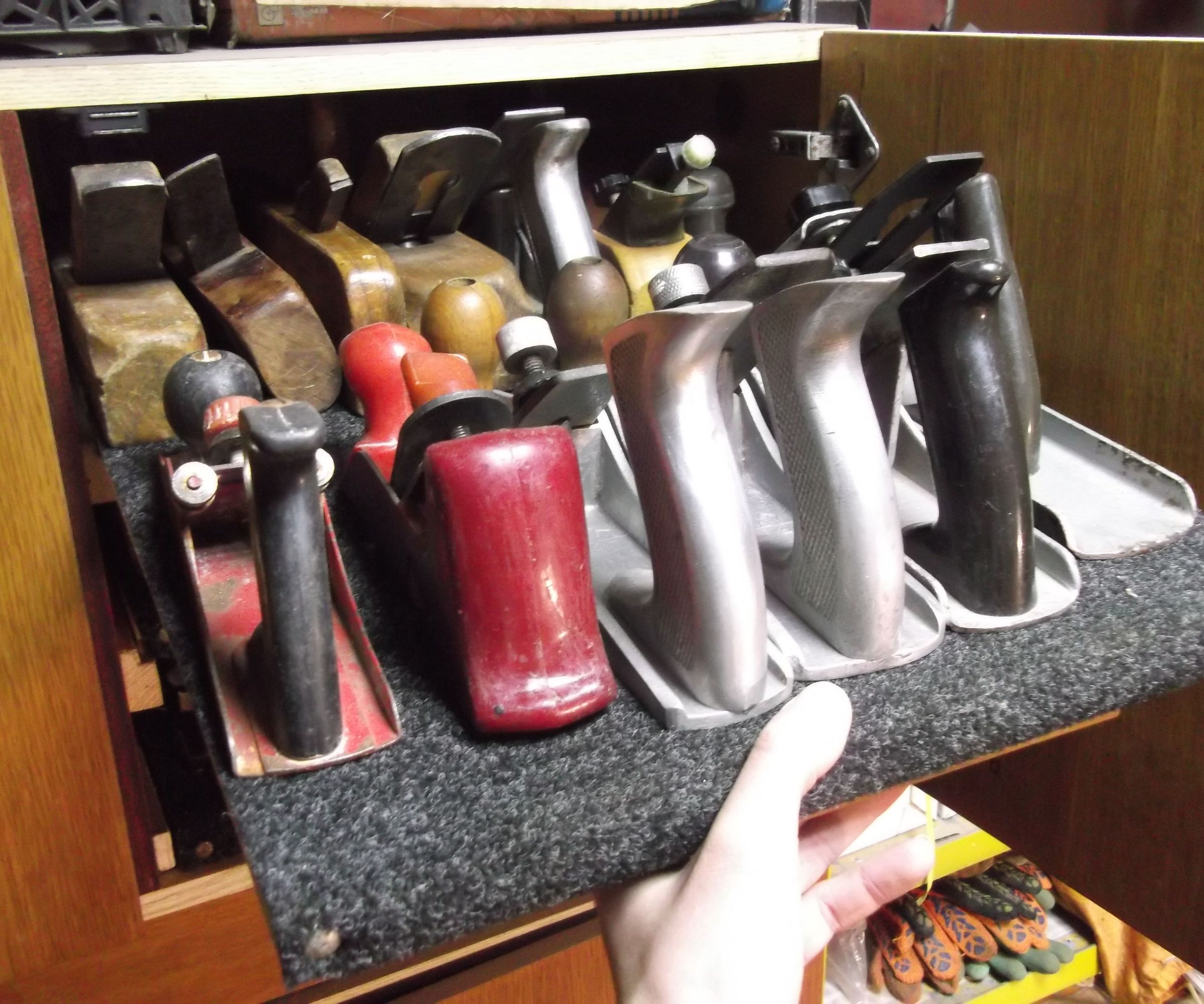 Easy Acces Slide Out Shelves for Deep Cabinets