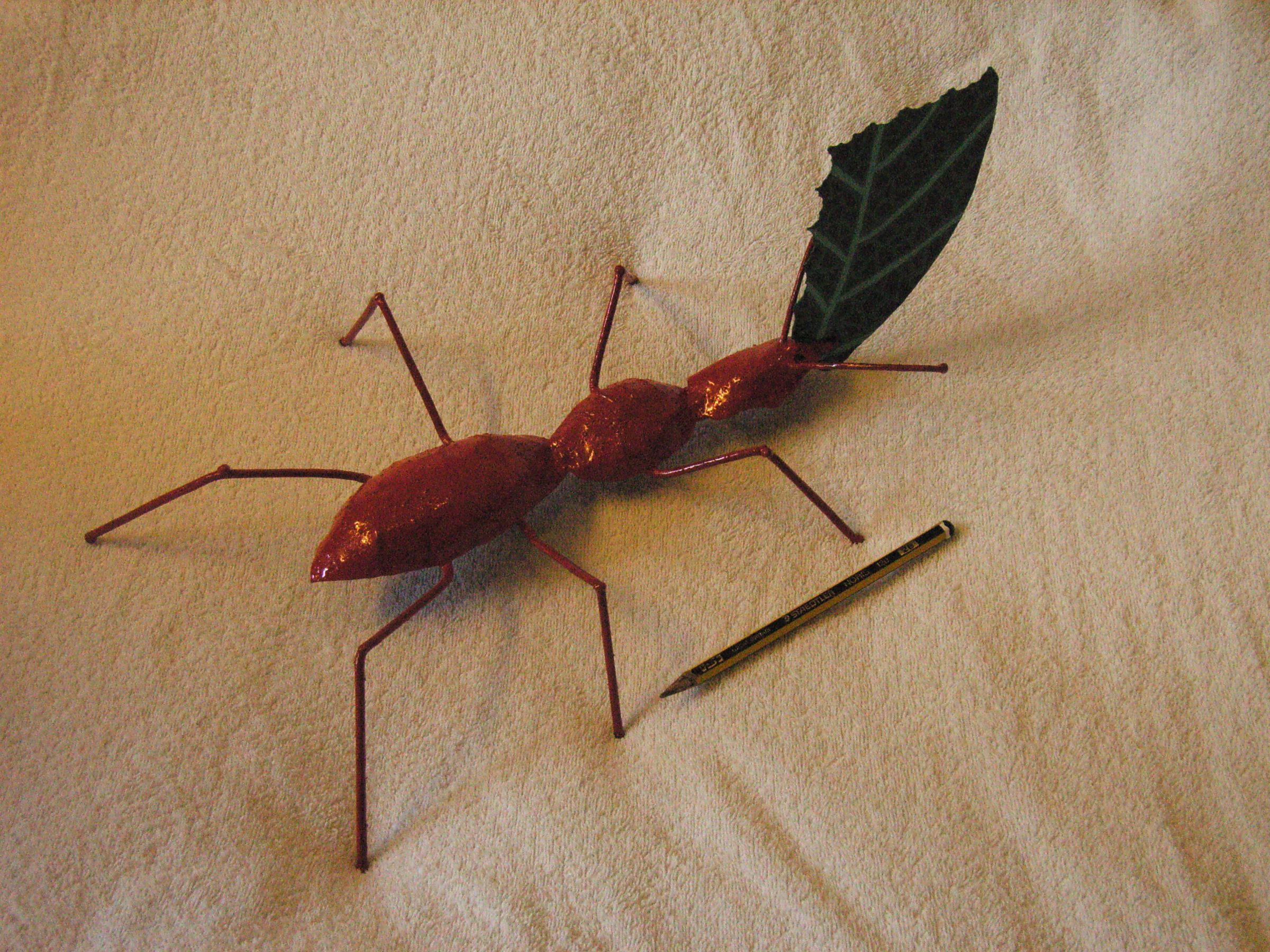 Metal leaf cutter ant sculptures, large