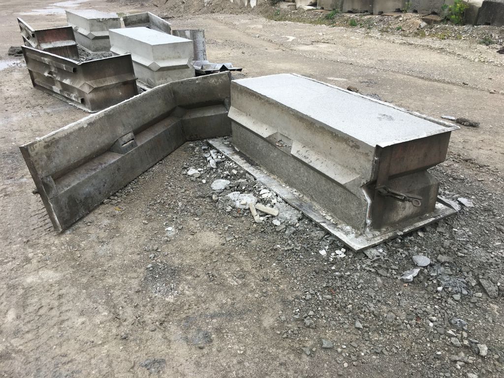 Form Block Set Excess Concrete Block Forms Concrete Forms Block