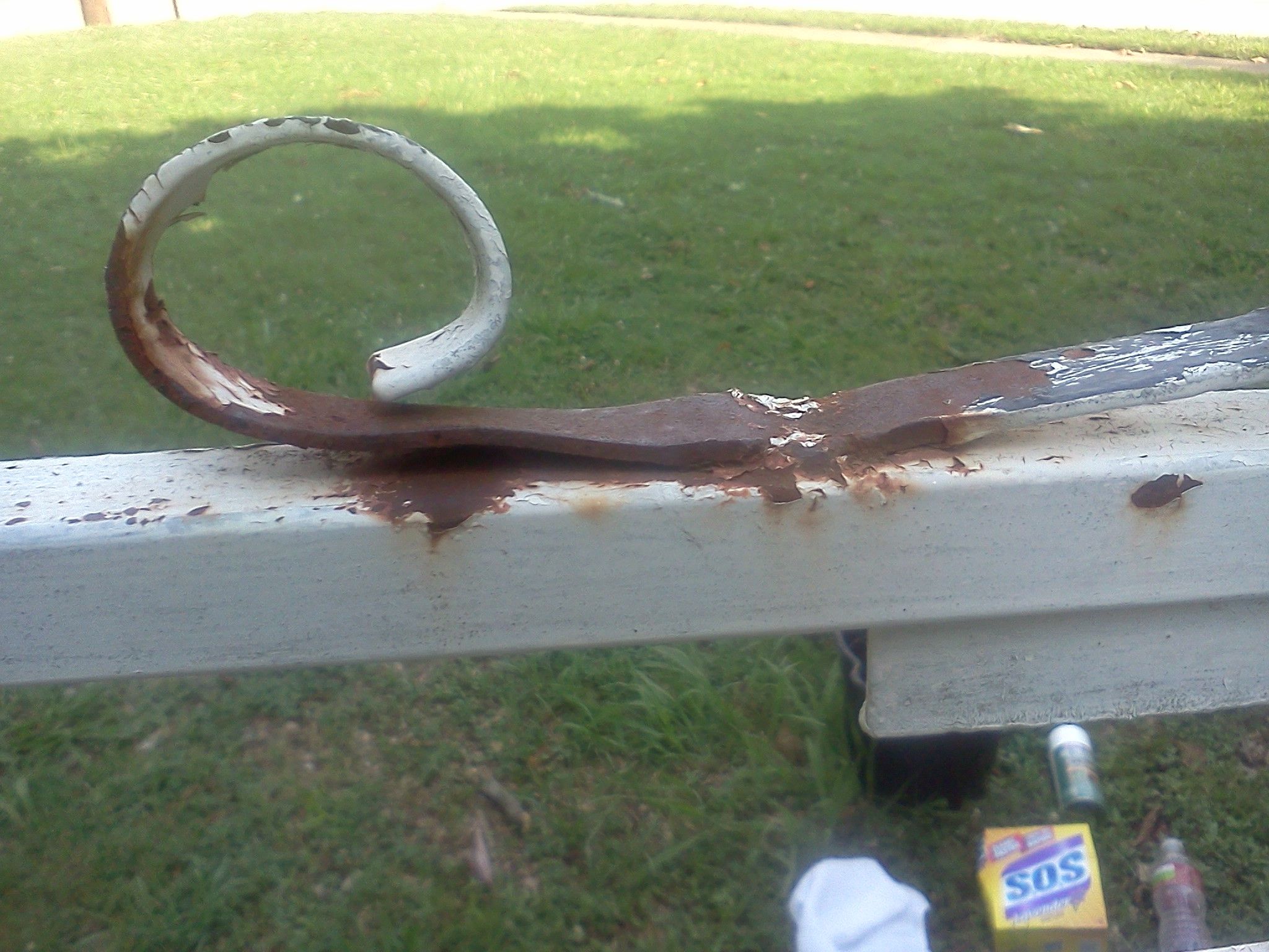 How to Spray Paint Something That Is Metal and Rusted 6 Steps (with