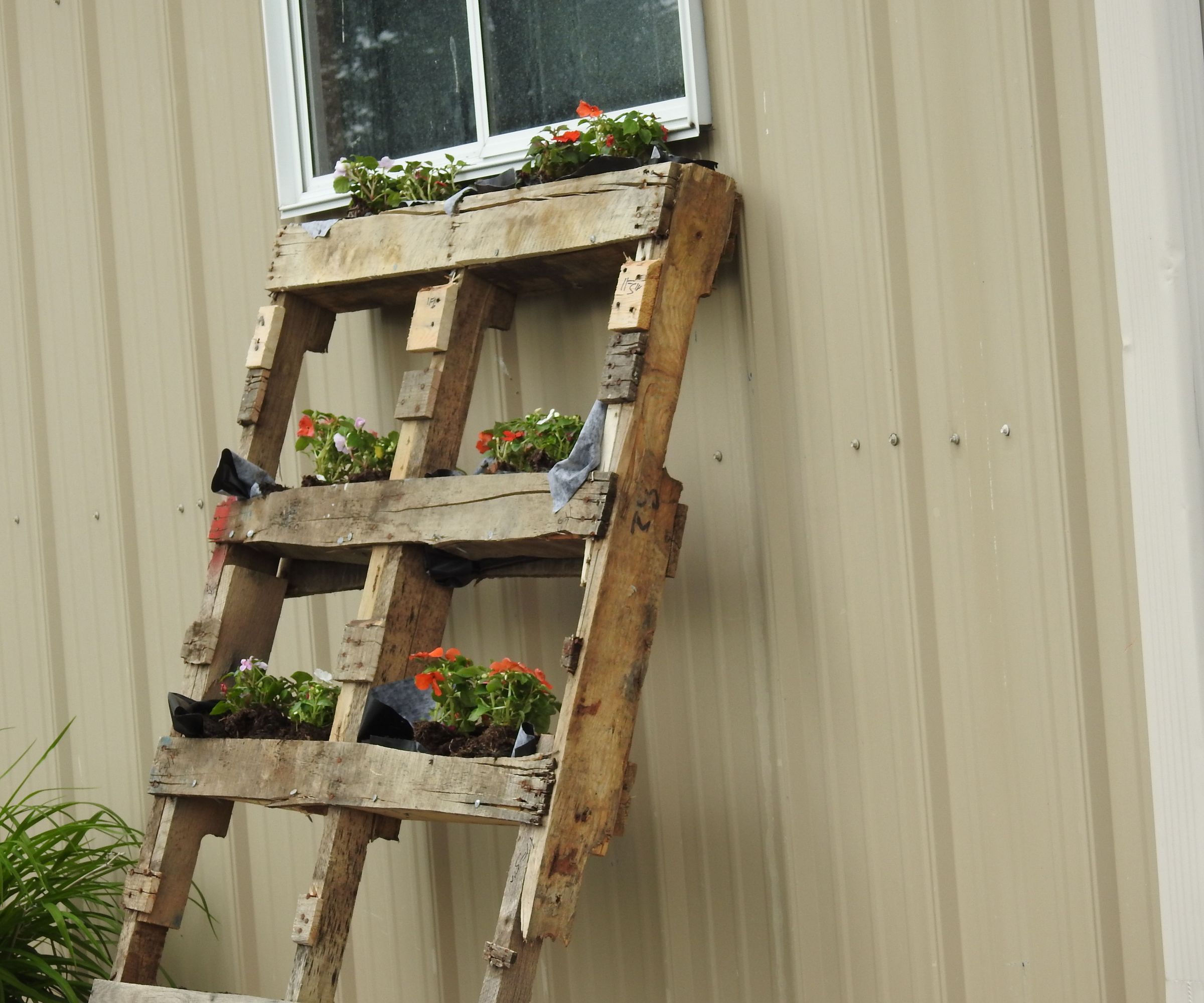 Pallet Flower Box