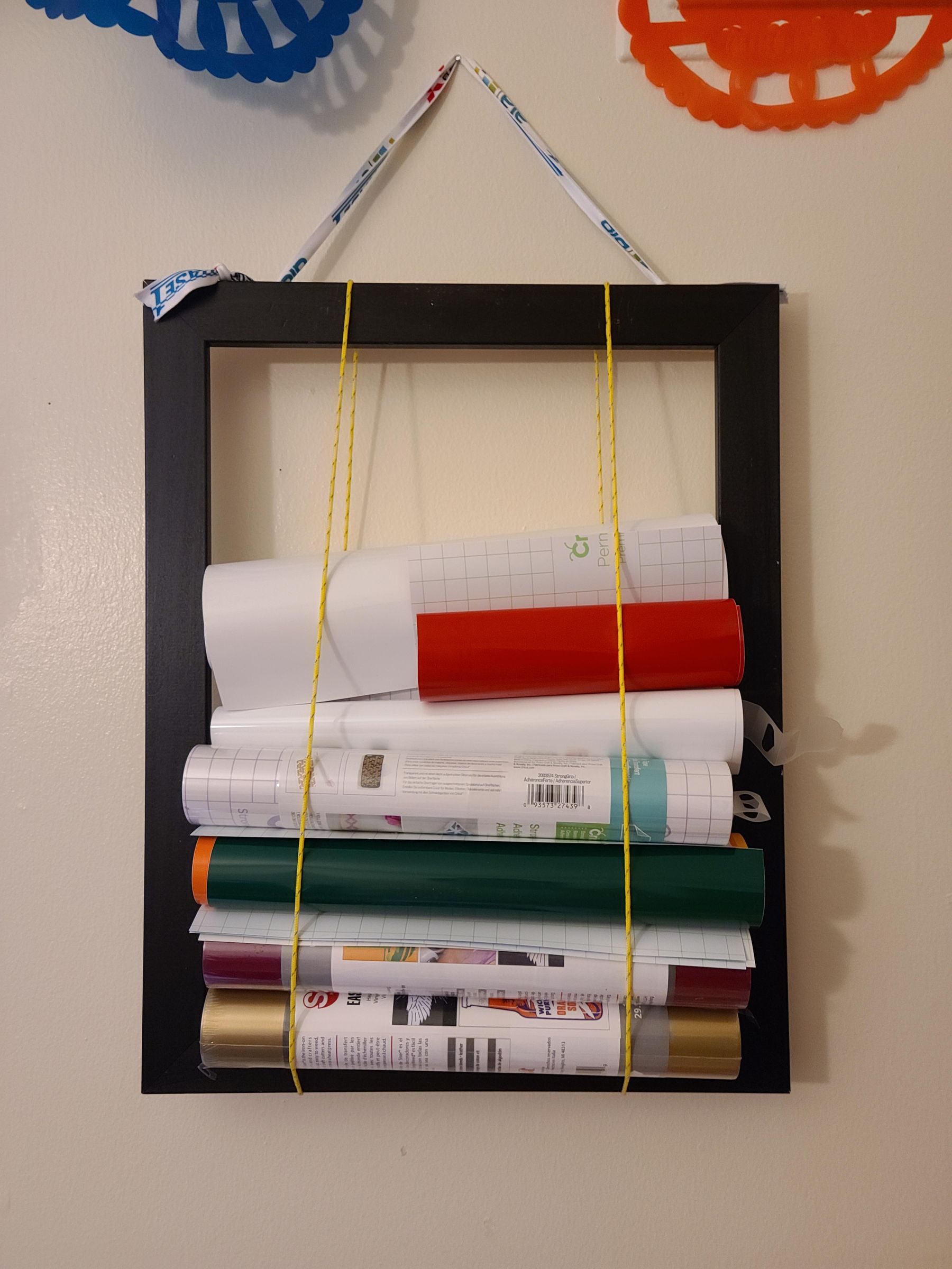 Turn a Frame Into a Hanging Wall Organizer! 5 Steps (with Pictures