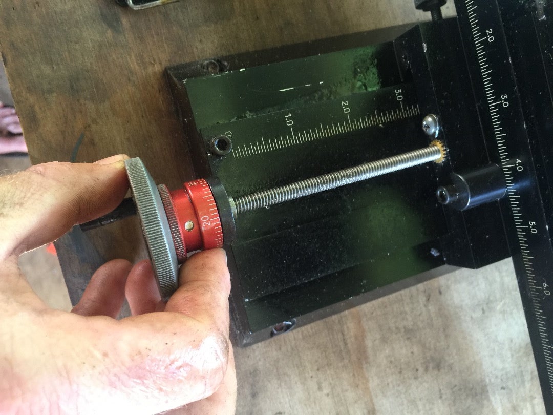 Remove Crank Handle on Y-axis Leadscrew