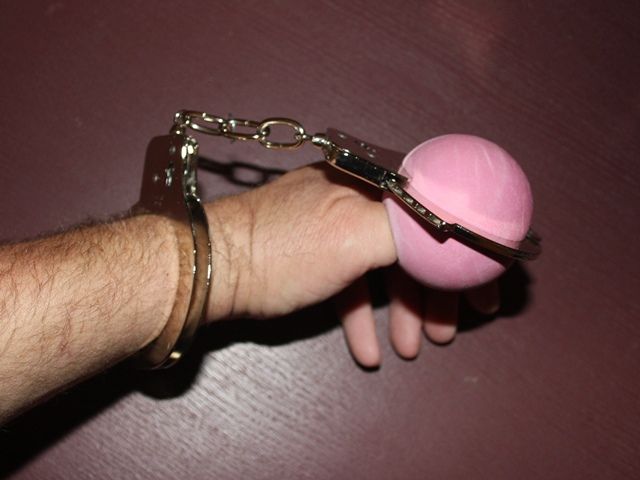 Textercuffs - to Stop Habitual Texters.