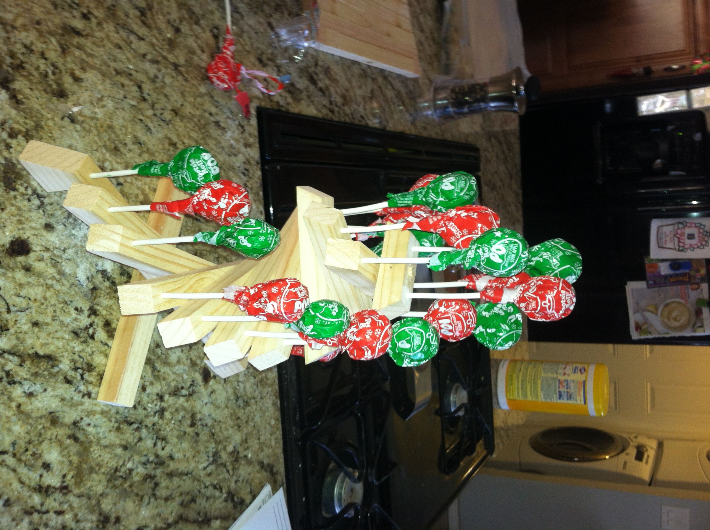 Lollipop Christmas Tree 9 Steps Instructables