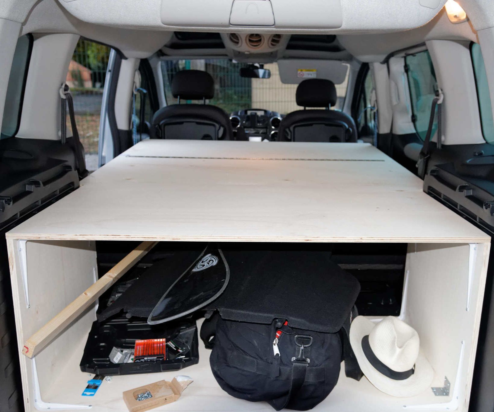 Mini Van Camper Conversion...an Other Design! 