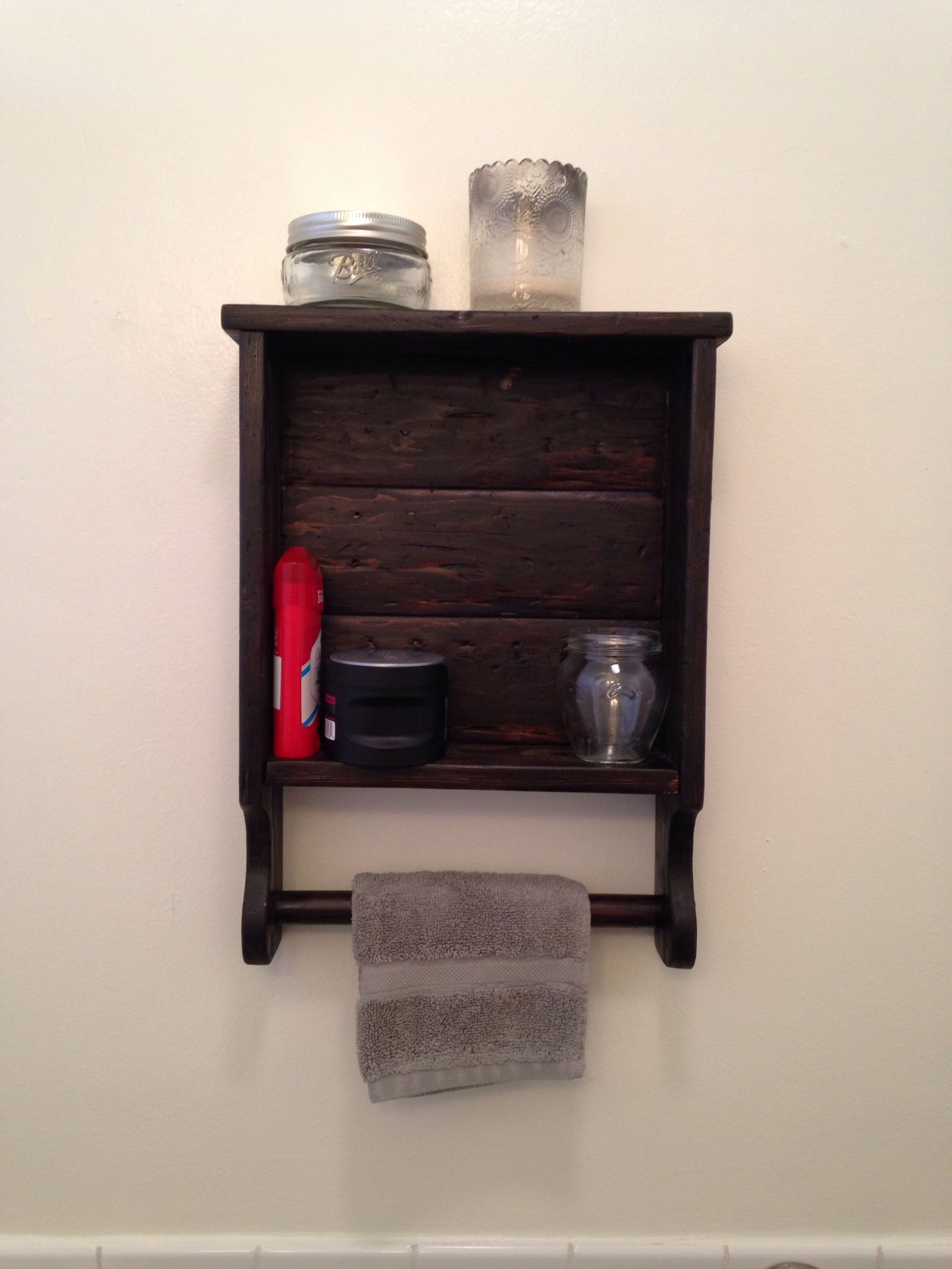 Bathroom Shelf From Pallet Wood