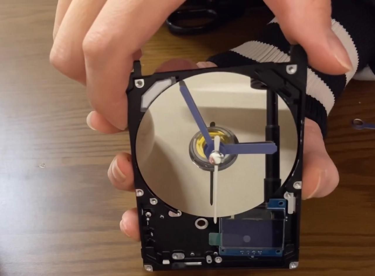 Making a Clock With a Hard Disk!!!😁😁😁 : 6 Steps (with Pictures ...