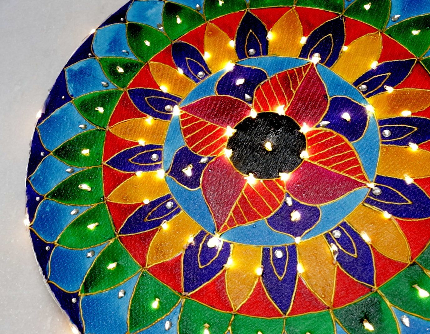 FAIRY LIGHTS RANGOLI WITH CANVAS : 6 Steps (with Pictures) - Instructables