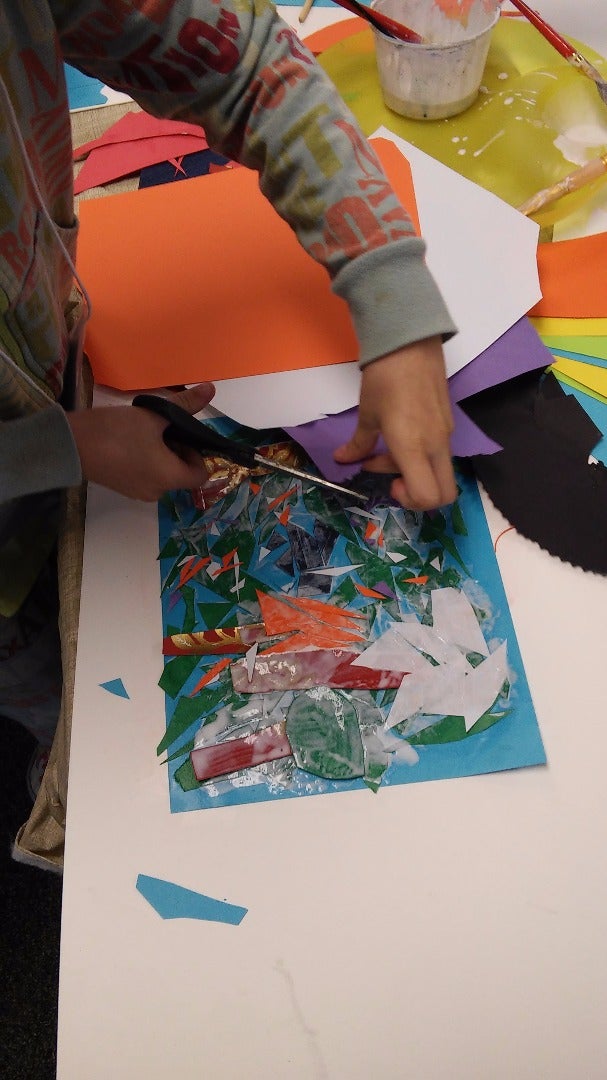 Collage: Open-ended Art-making With Paper, Scissors and Glue : 4