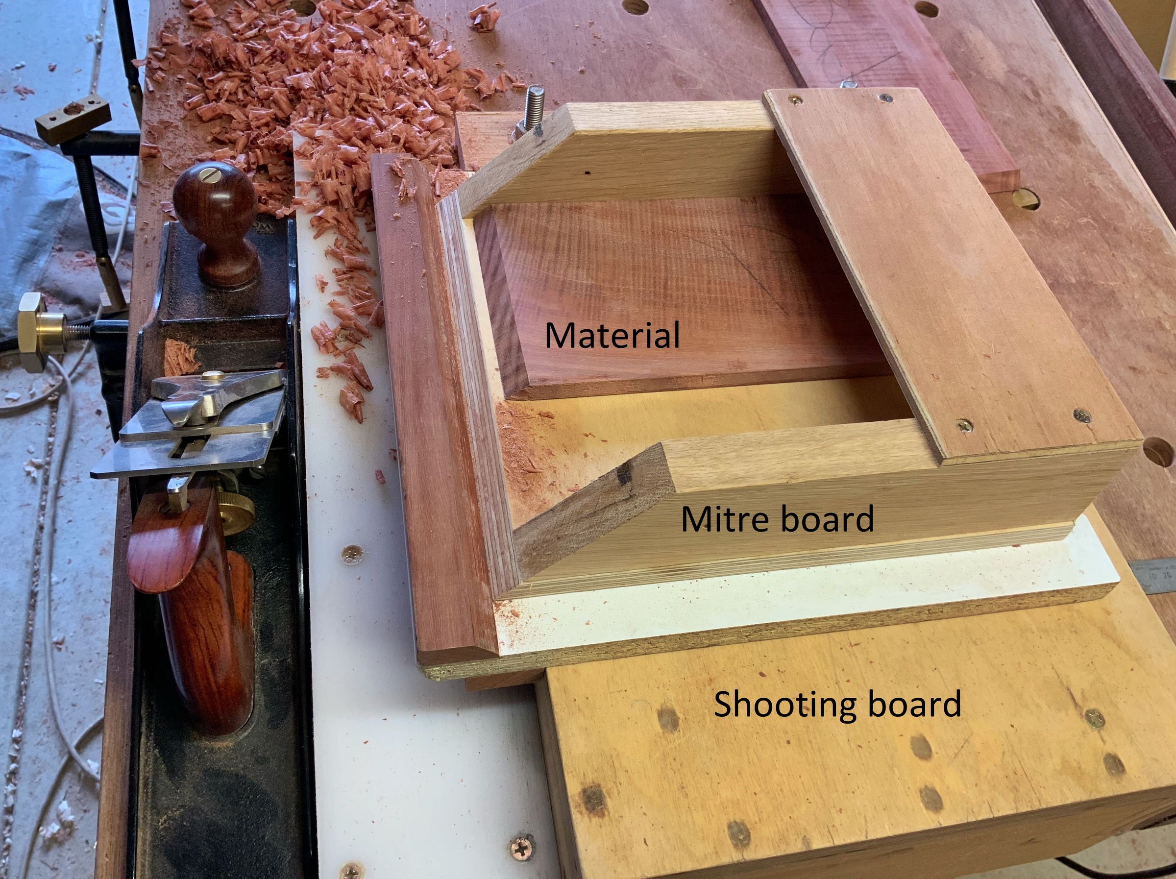 Making & Using a Shooting Board and Mitre Board 5 Steps (with