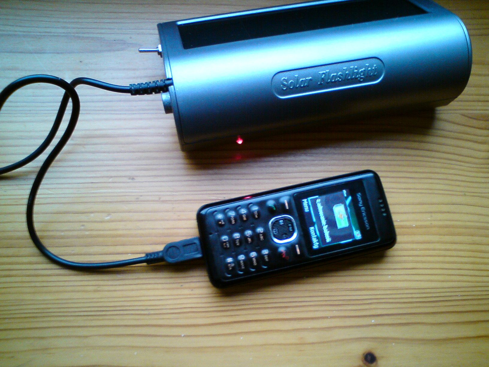 DIY solar charger for mobile phone charger flashlights.