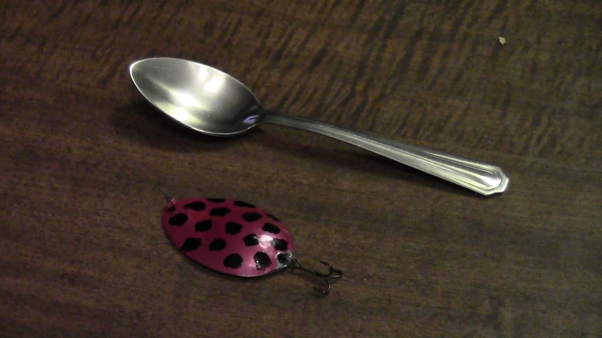 How to Make a Fishing Lure From a Kitchen Spoon