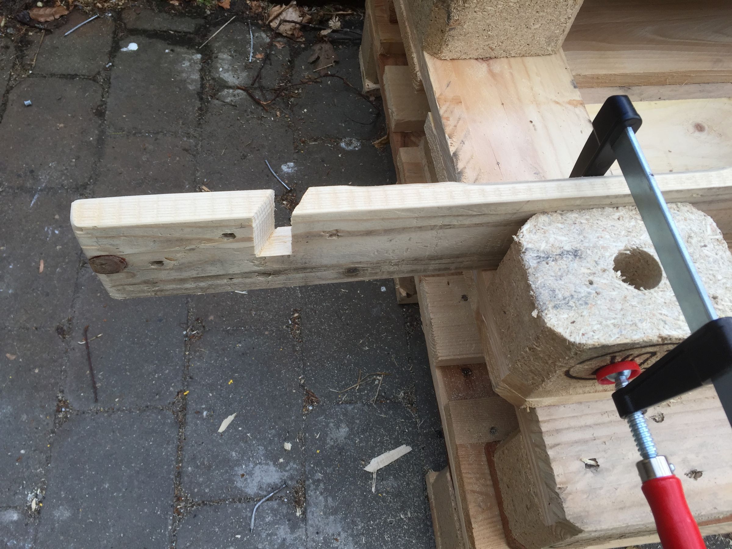 Clothes Drying Rack Out of Pallets and Paracord : 4 Steps (with ...