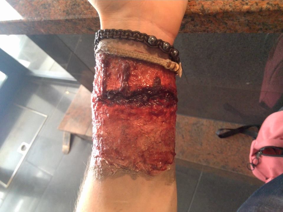 Inexpensive Reusable FX Wounds With Silicone and Make-up