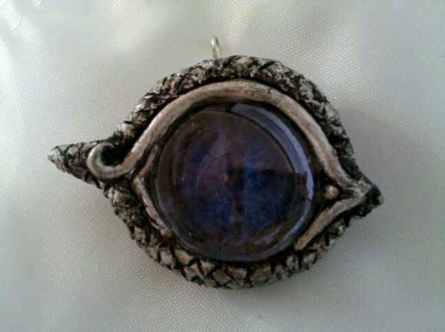 How to Make a Dragon Eye Pendant