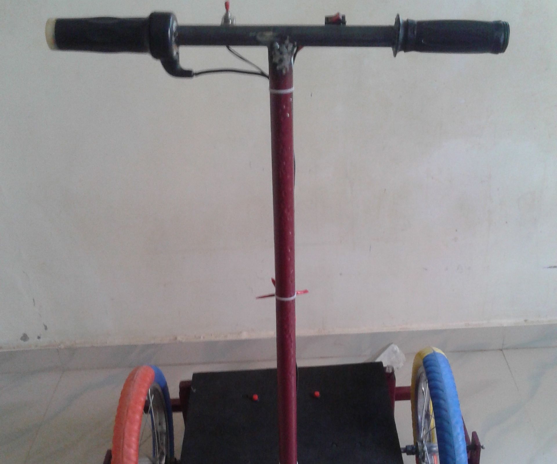 KASHUP-wheels a Hybrid Segway