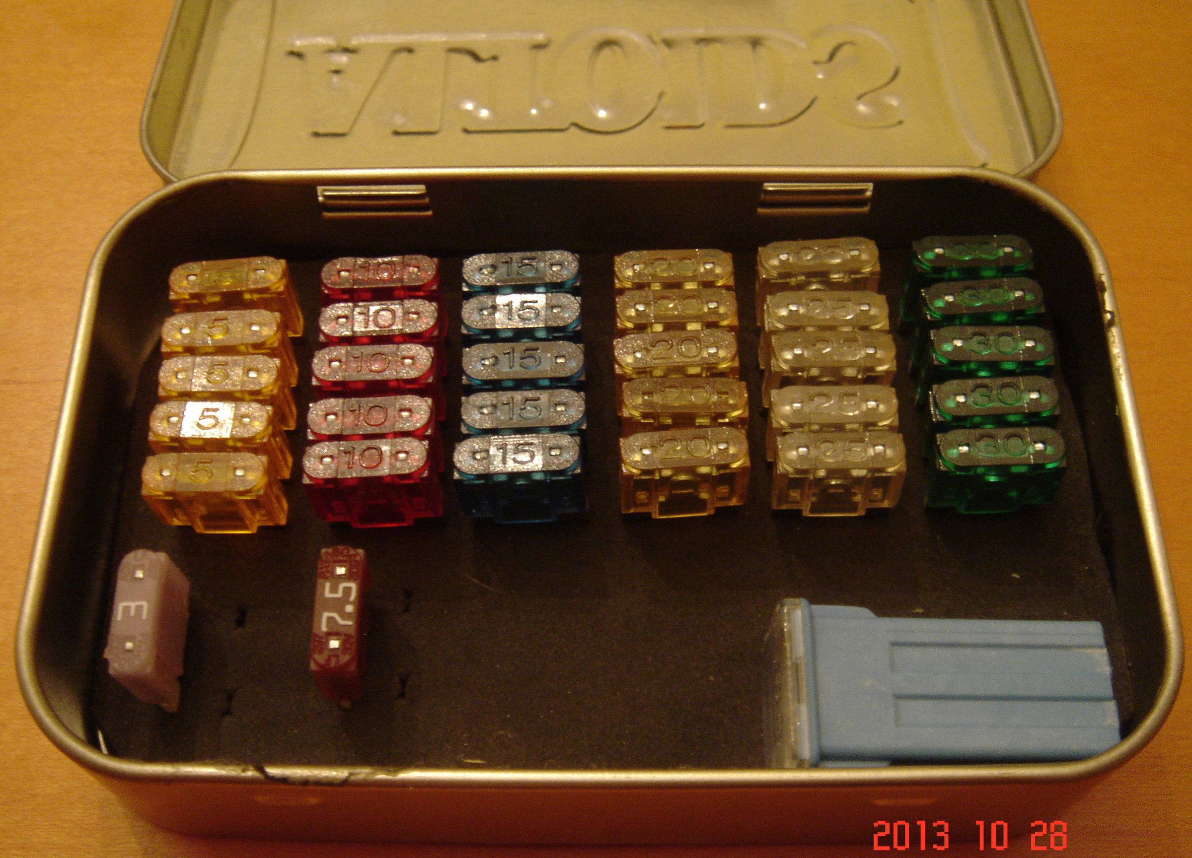 Altoids Tin Automobile Fuse Holder