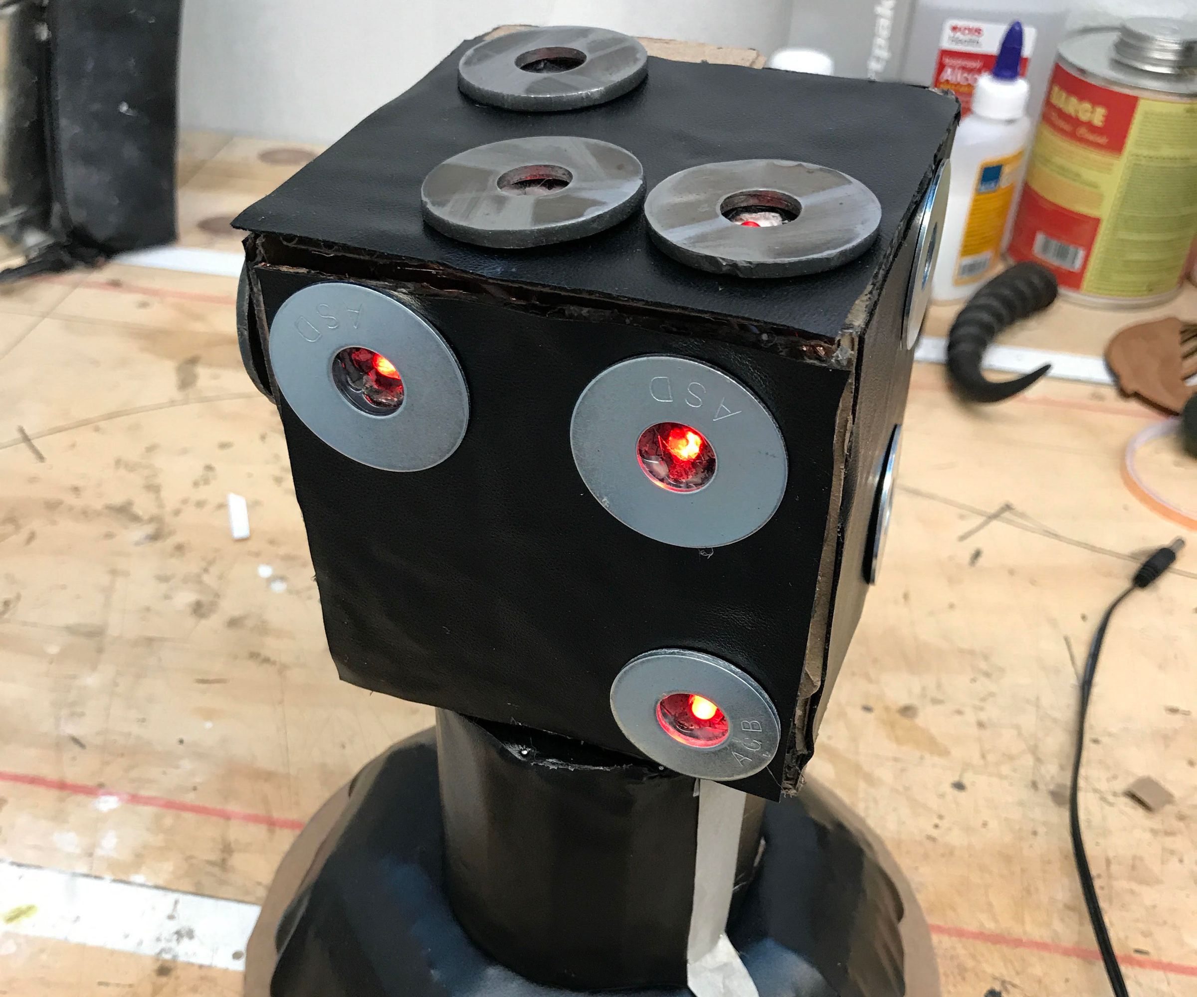Leather Cube Lamp 