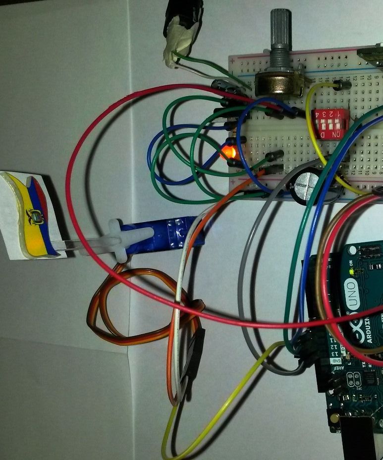 ArduinoUNO, Bluetooth y Control de Servomotor