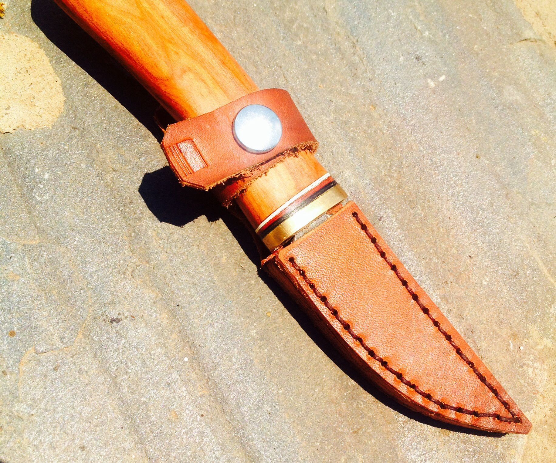 Make an easy leather knife sheath