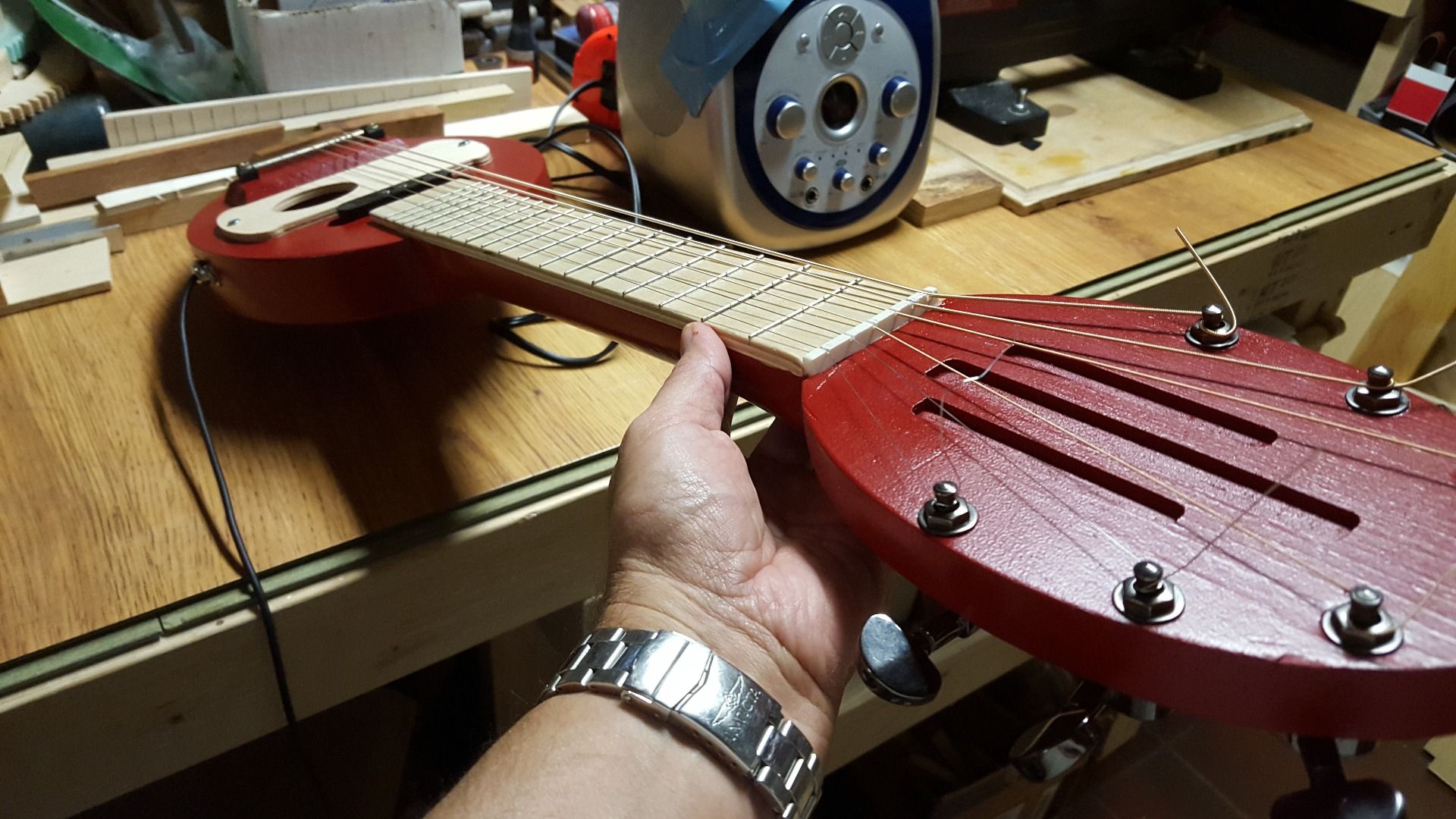 35 DIY Electric Travel Guitar Instructables