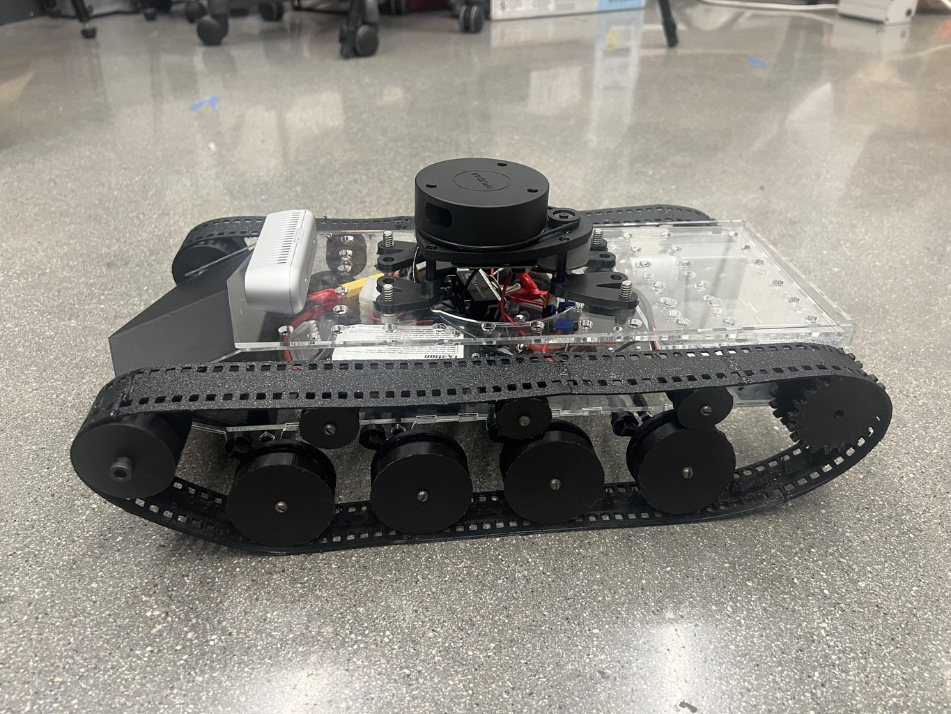 Remote Controlled Tracked Vehicle With Obstacle Avoidance : 11 Steps ...