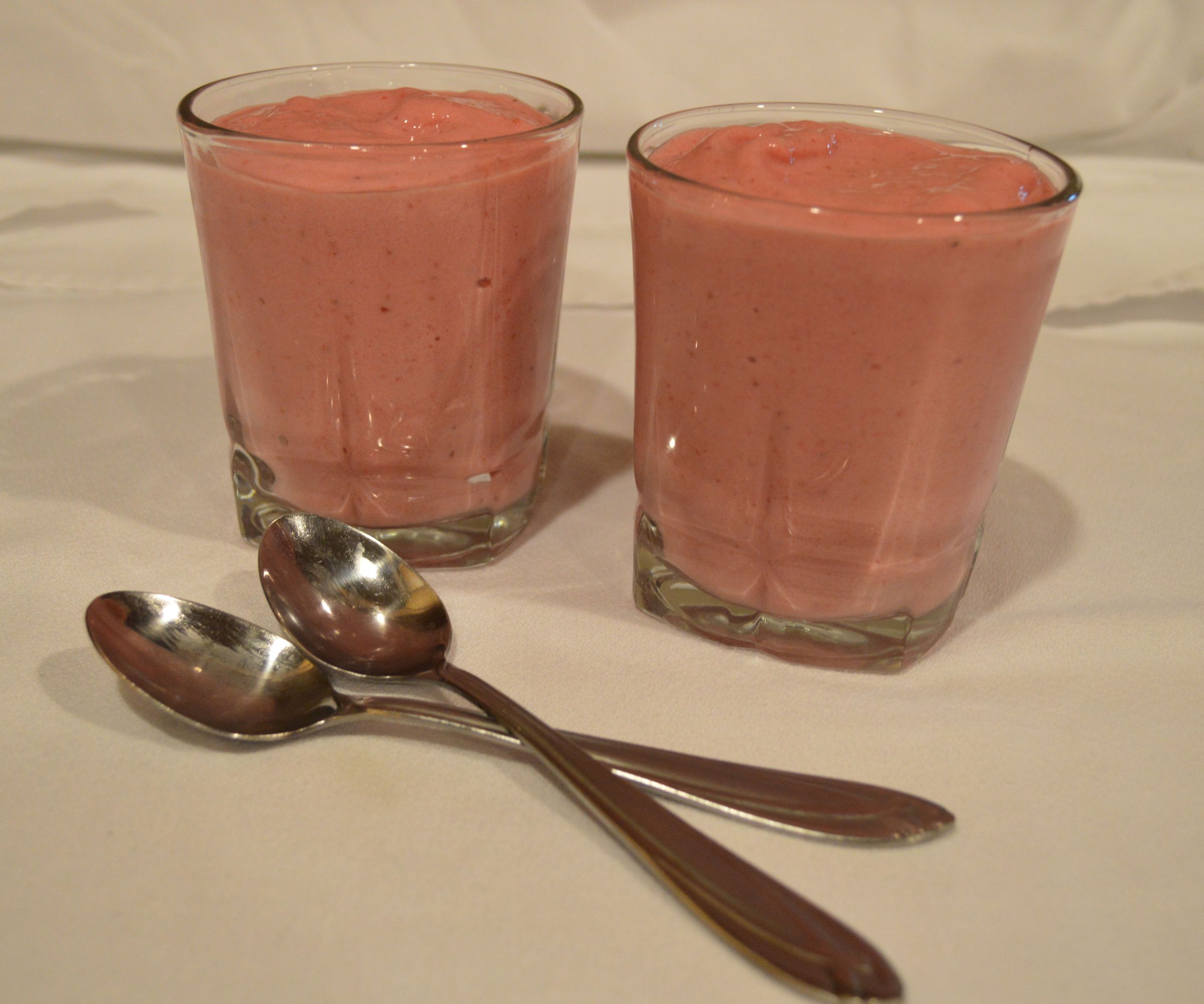 Non Dairy Super Shake Strawberry Smoothie