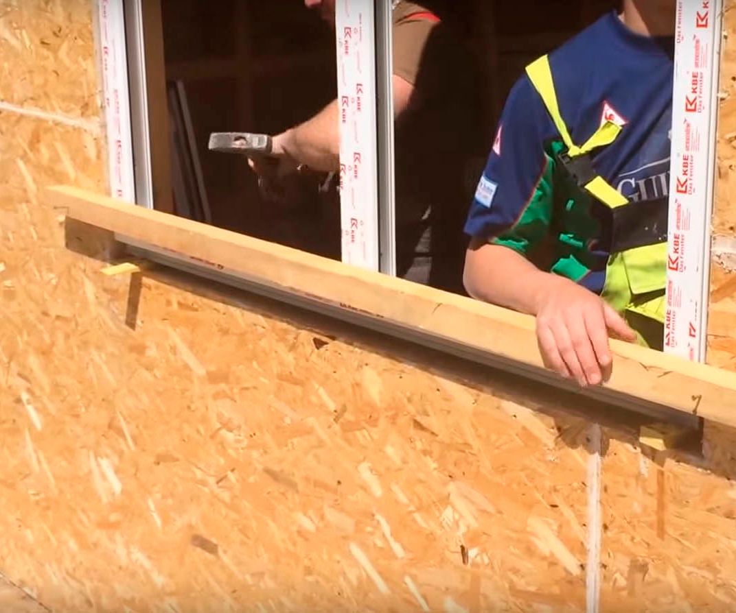 How to Replace a Home Window