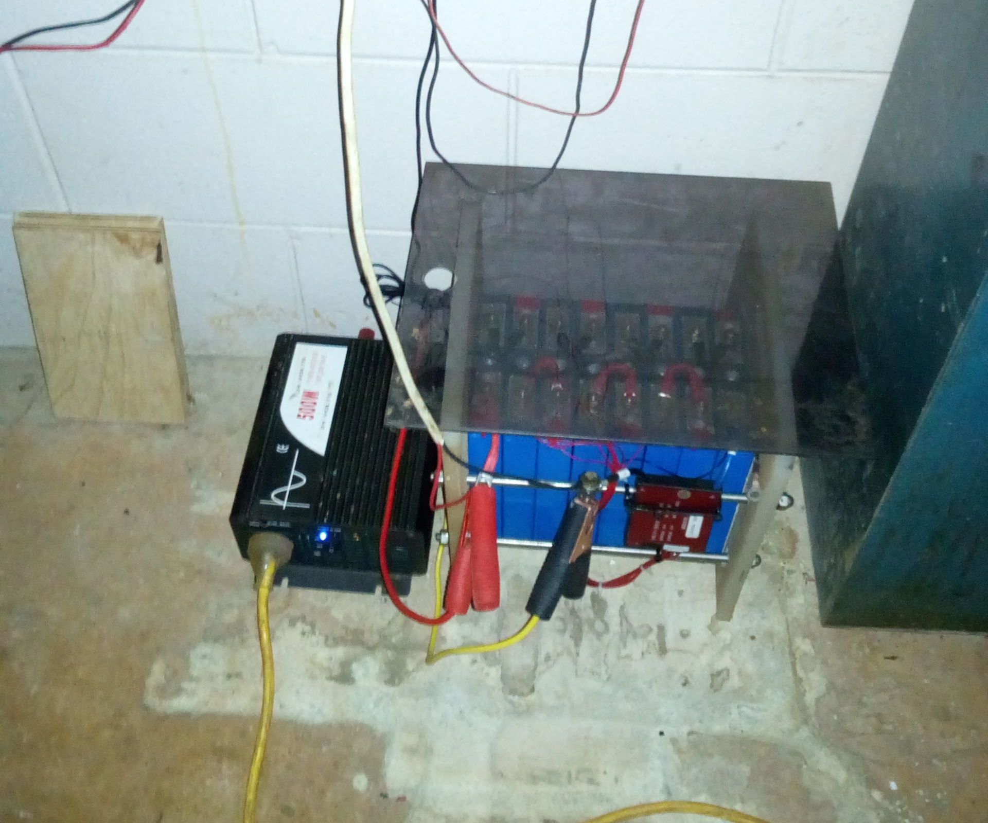 CHEAP System LiFePo4 Battery and TV ,Computer,Spotlights ,etc With Solar Charging.