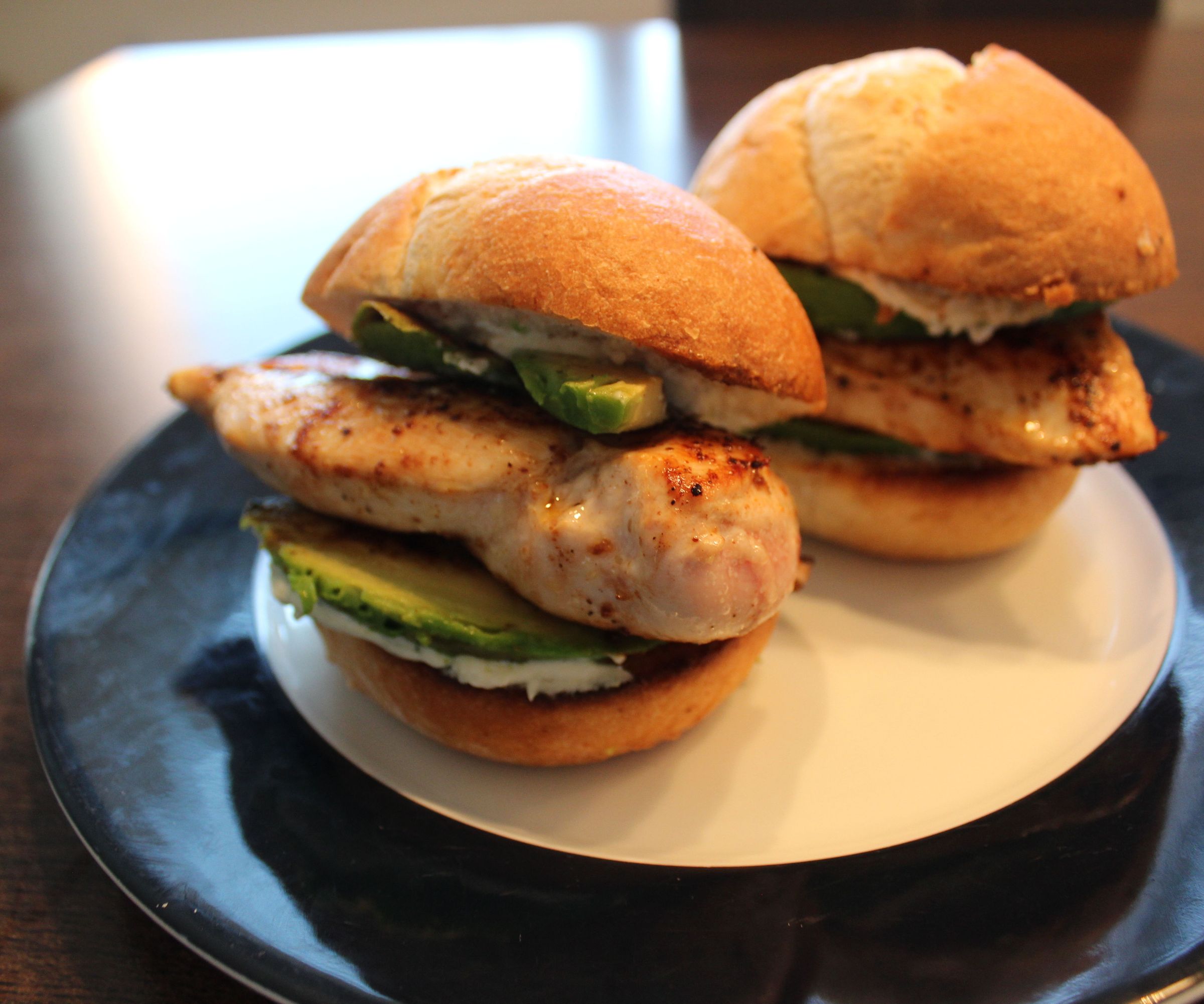 Quick Avocado-Chicken Burger