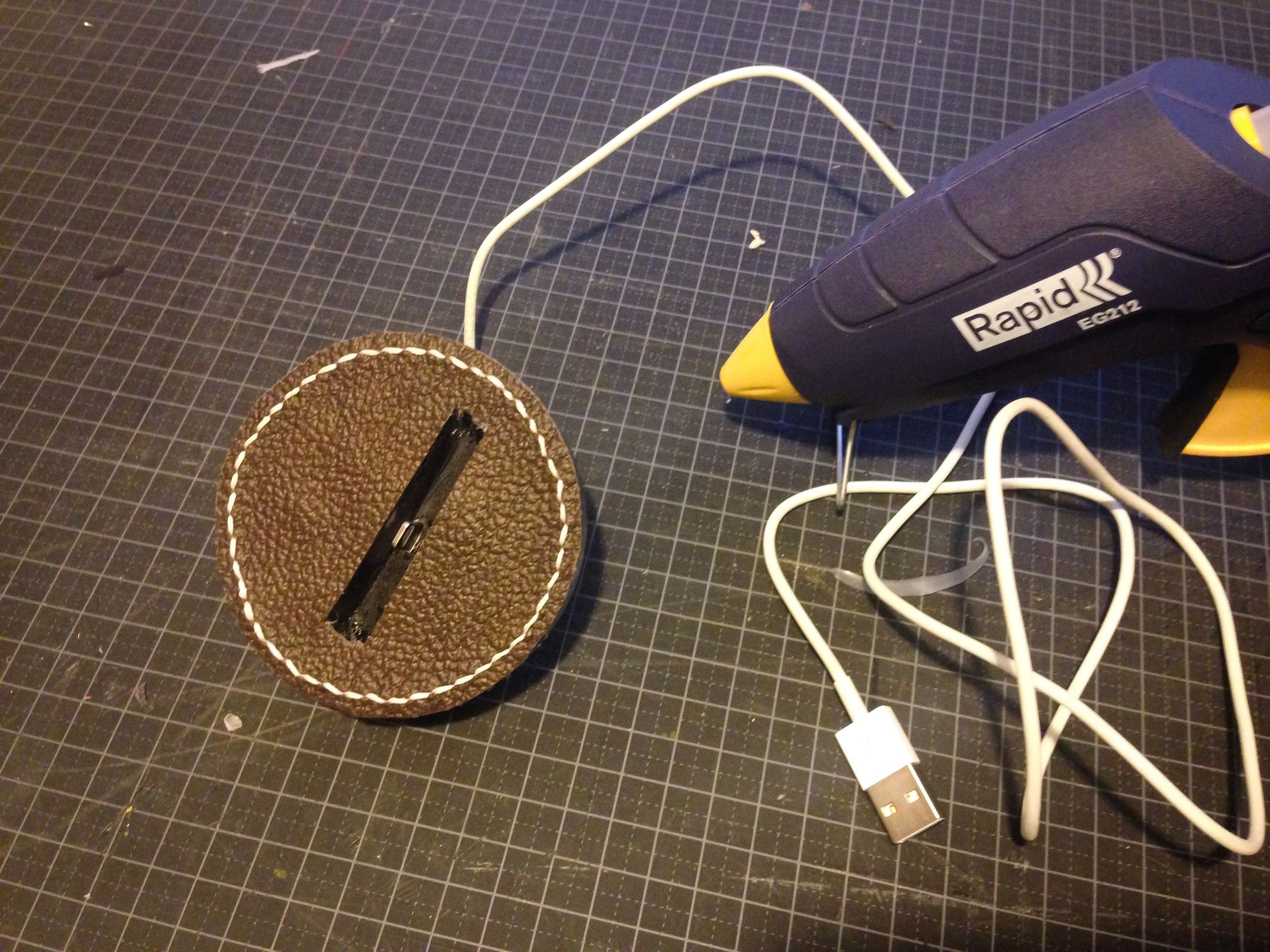 Phone Dock Hot Glue and Leather 3 Steps (with Pictures) Instructables
