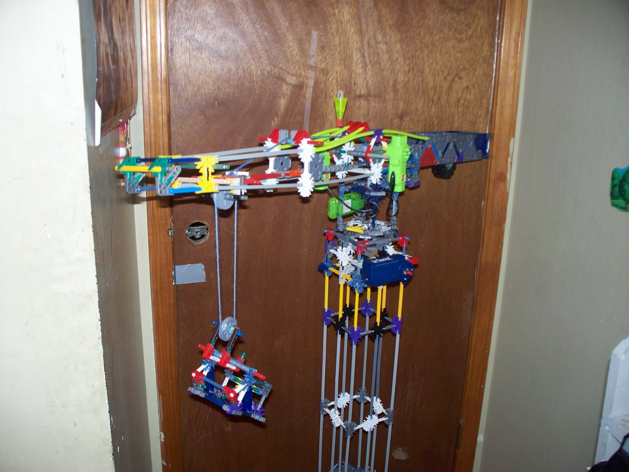 Knex Crane by Knexsuperbulderfreak and Knex_builder_freak 9 Steps