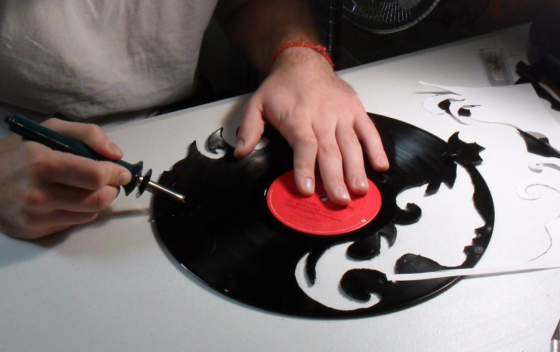 How to Make a Custom Vinyl Record Clock : 13 Steps - Instructables